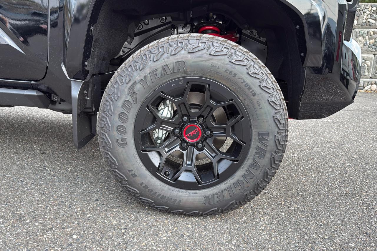 2025 Toyota Tacoma HV Double Cab TRD PRO Photo