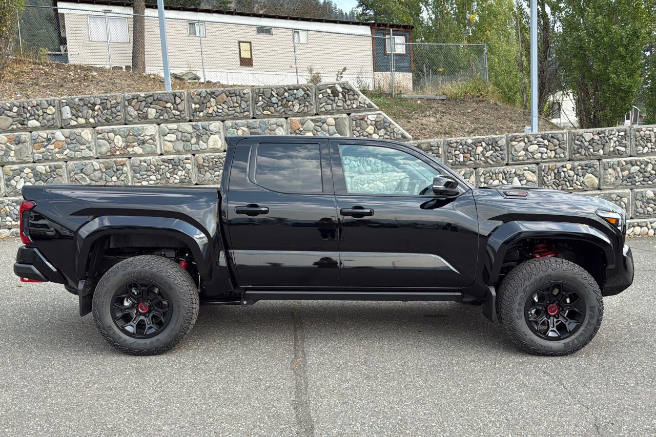 2025 Toyota Tacoma HV Double Cab TRD PRO Photo