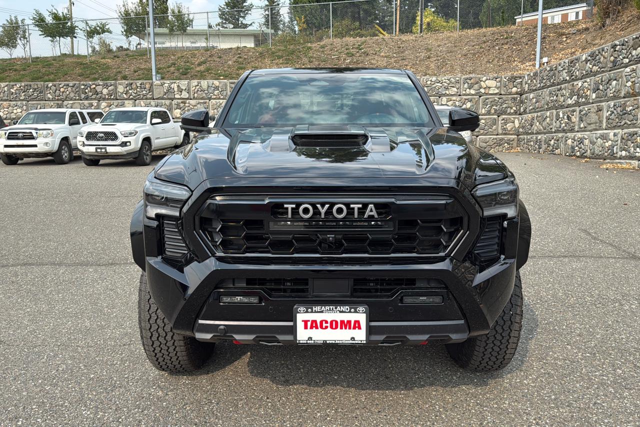 2025 Toyota Tacoma HV Double Cab TRD PRO Photo