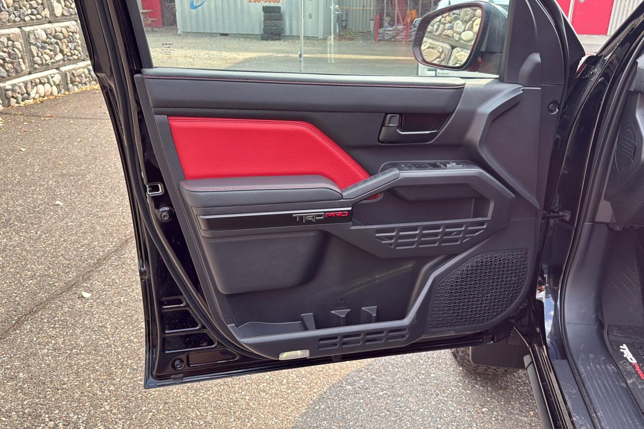 2025 Toyota Tacoma HV Double Cab TRD PRO Photo