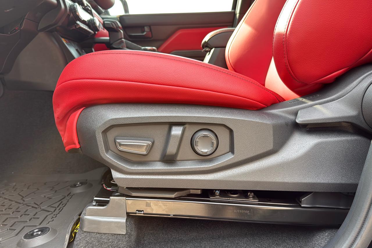 2025 Toyota Tacoma HV Double Cab TRD PRO Photo