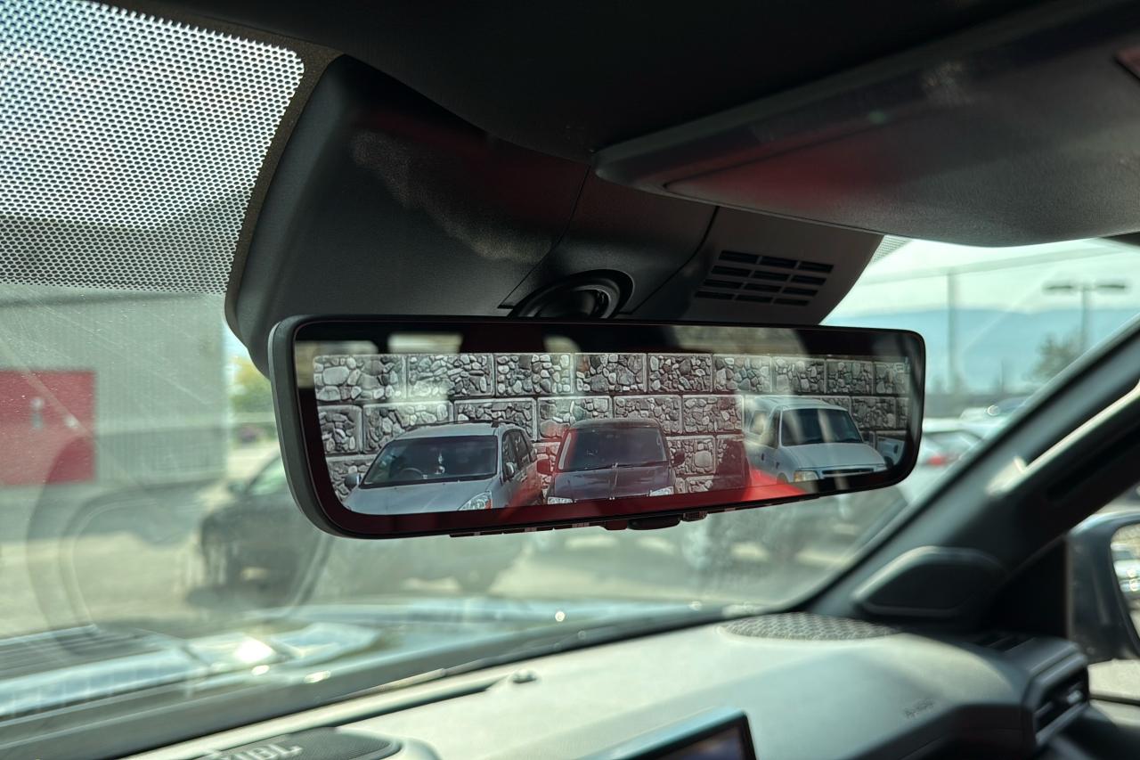 2025 Toyota Tacoma HV Double Cab TRD PRO Photo