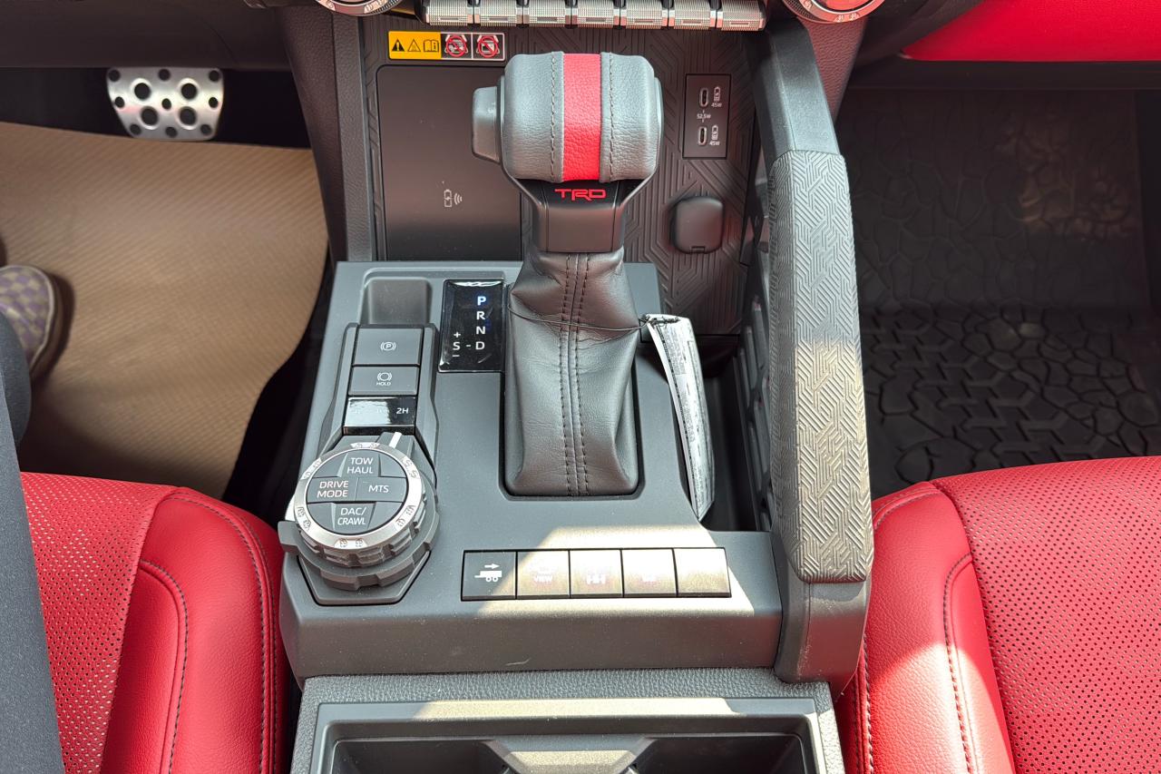 2025 Toyota Tacoma HV Double Cab TRD PRO Photo