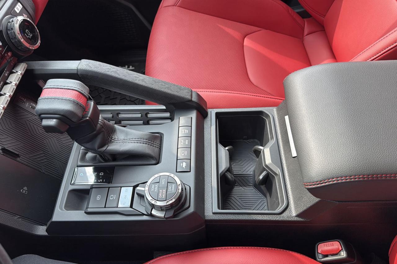 2025 Toyota Tacoma HV Double Cab TRD PRO Photo