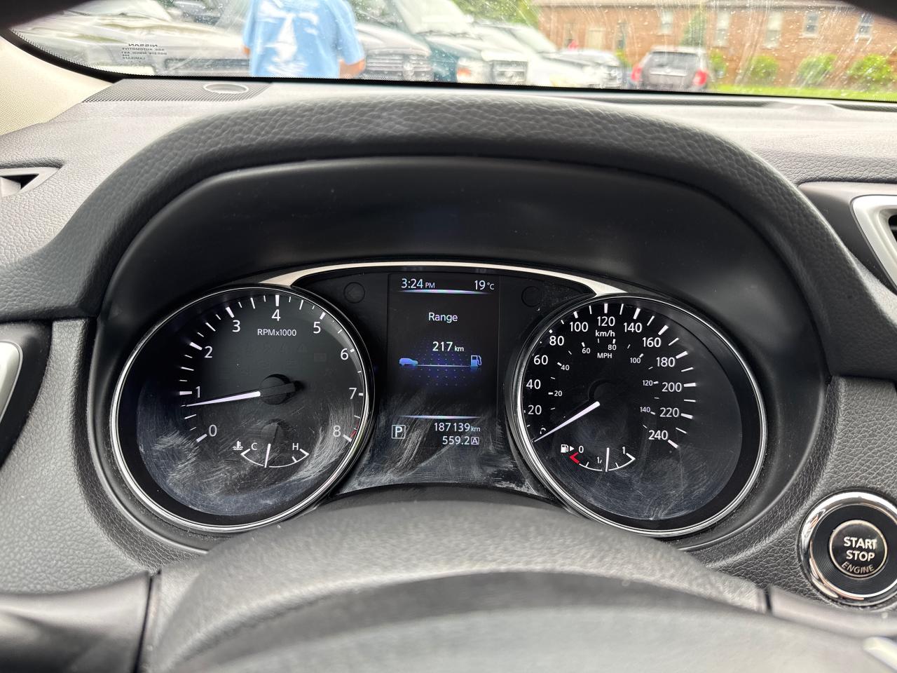 2016 Nissan Rogue SV - Photo #18