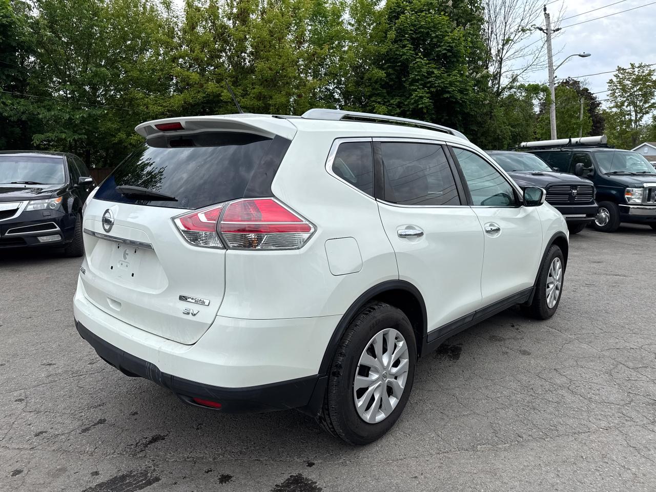 2016 Nissan Rogue SV - Photo #7