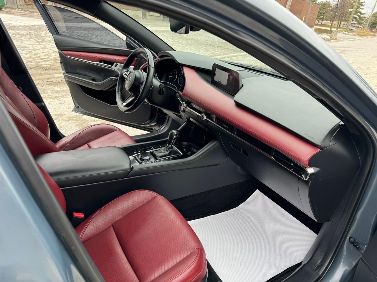 2021 Mazda MAZDA3 GT - Photo #25