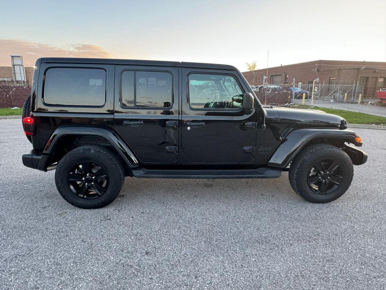 2022 Jeep Wrangler Unlimited Sahara Altitude - Photo #7