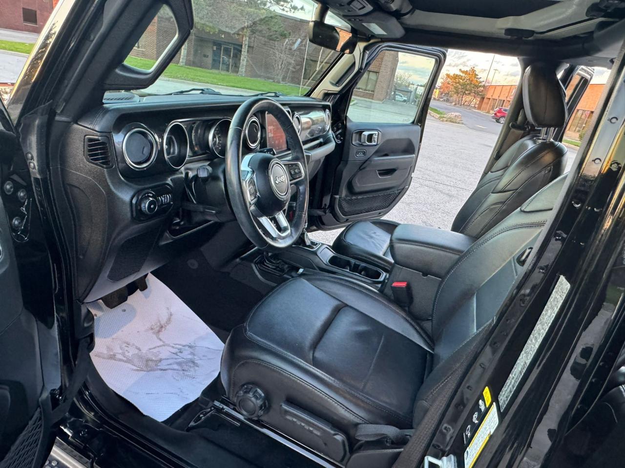 2022 Jeep Wrangler Unlimited Sahara Altitude - Photo #12