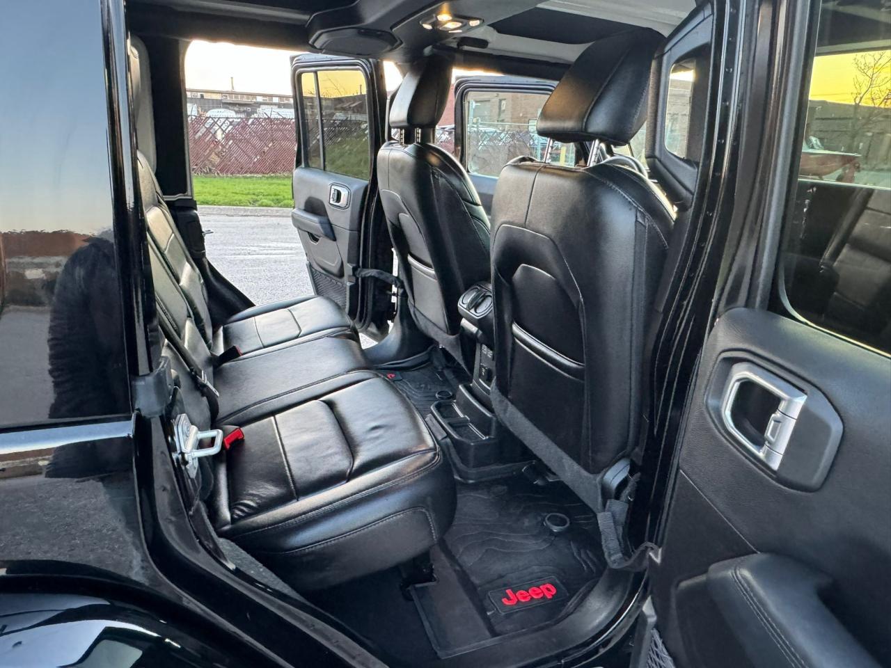2022 Jeep Wrangler Unlimited Sahara Altitude - Photo #21