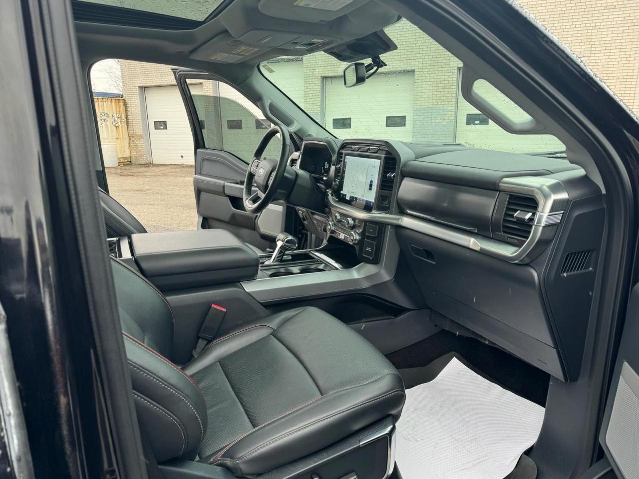 2021 Ford F-150 Lariat - Photo #11