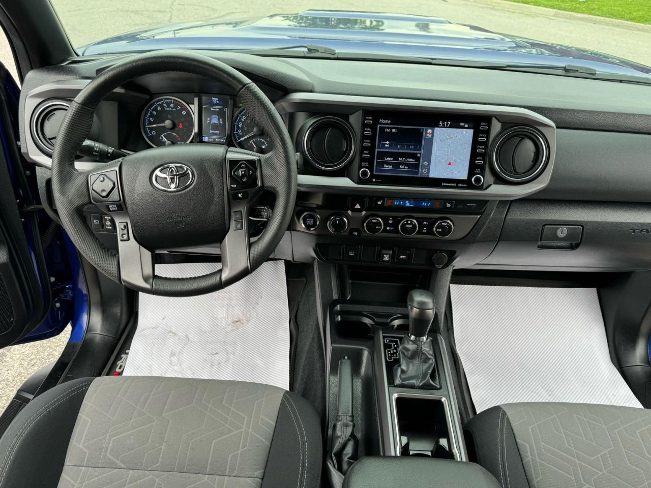 2022 Toyota Tacoma TRD Sport - Photo #17