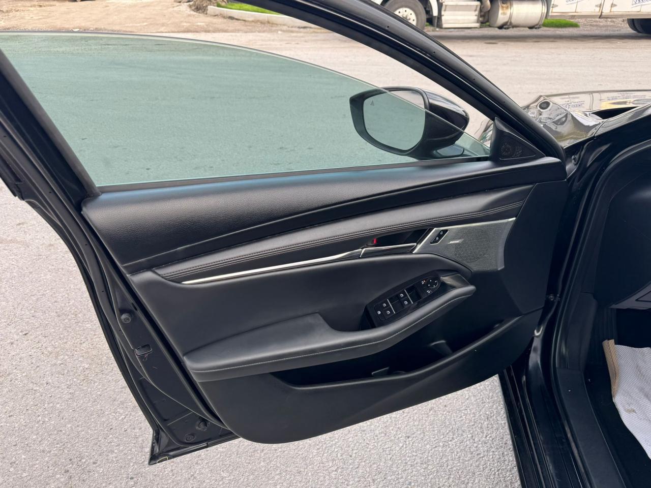 2020 Mazda MAZDA3 GT - Photo #8