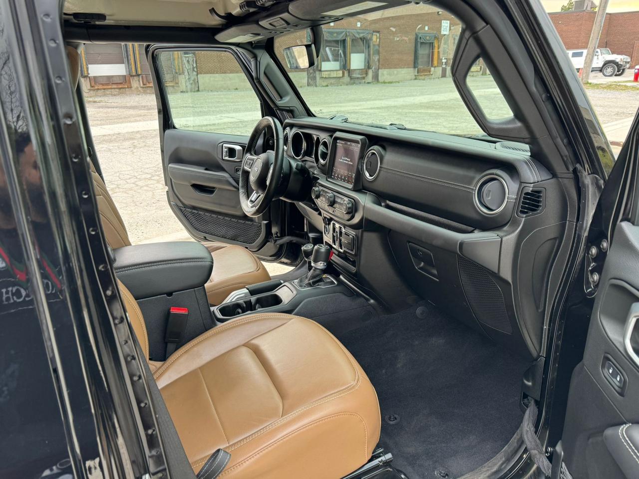 2021 Jeep Wrangler Unlimited Sahara - Photo #17