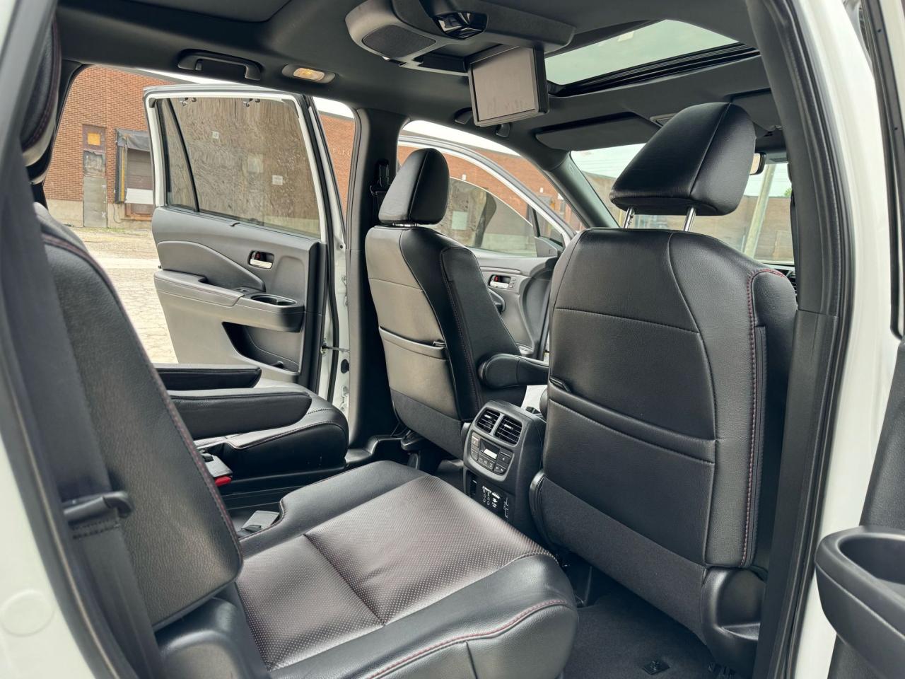 2020 Honda Pilot Black Edition - Photo #11