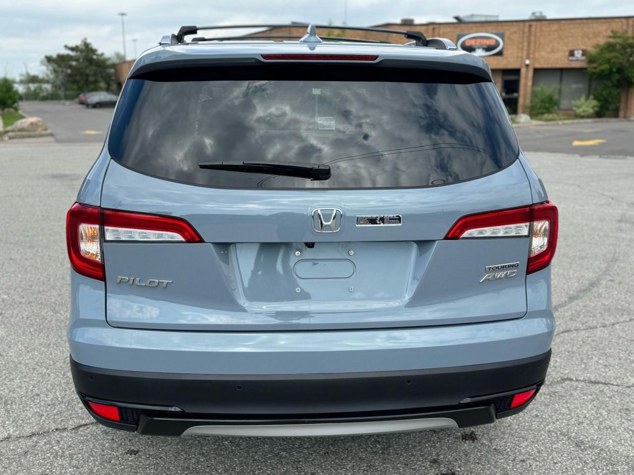 2022 Honda Pilot TOURING 8-PASSENGER - Photo #5