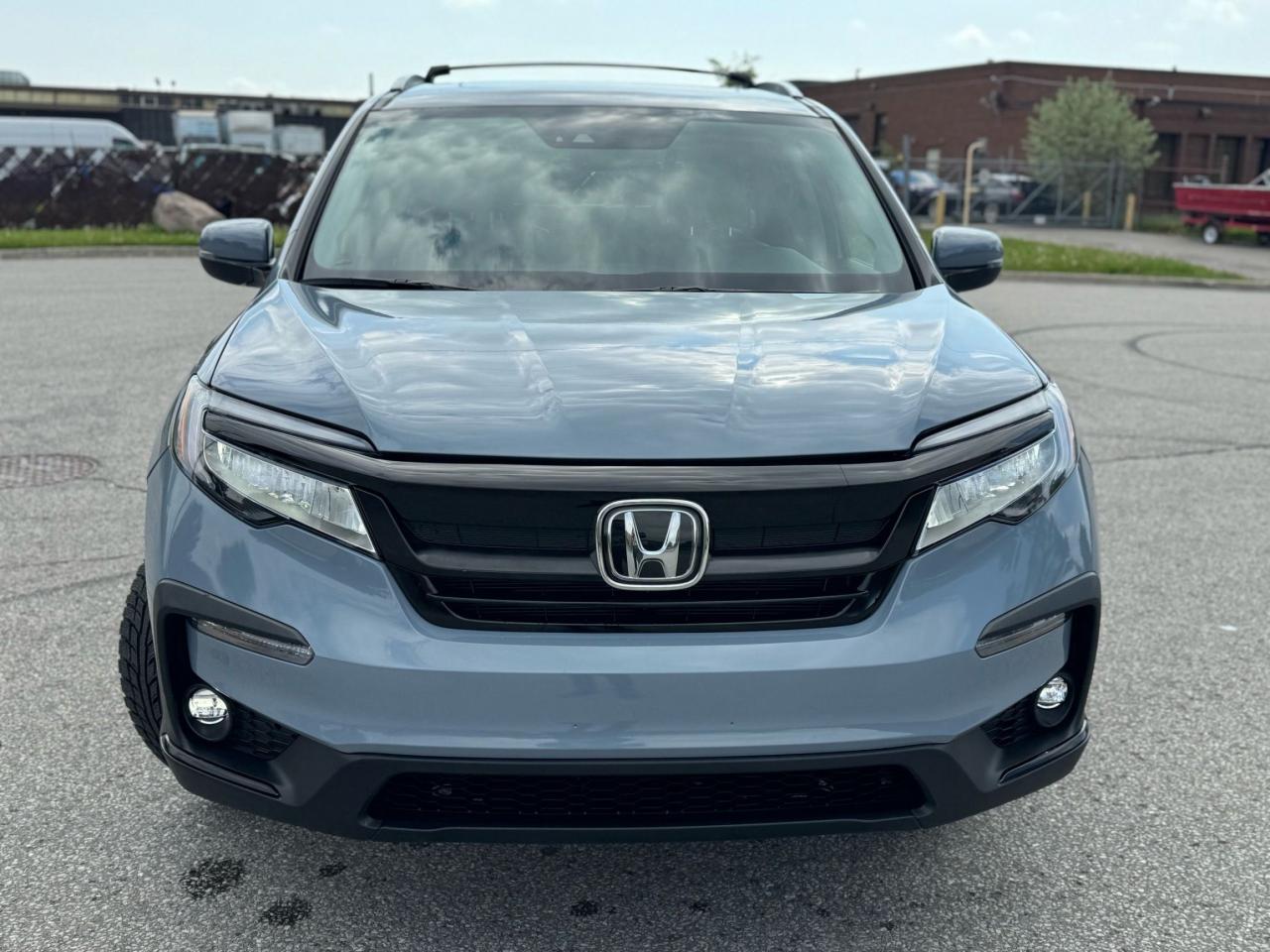 2022 Honda Pilot TOURING 8-PASSENGER - Photo #2
