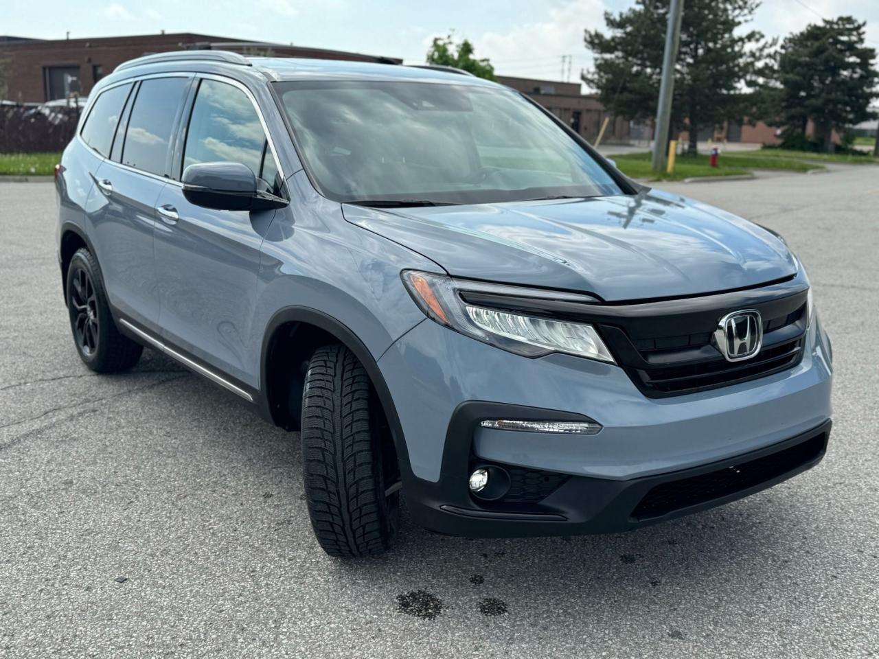 2022 Honda Pilot TOURING 8-PASSENGER - Photo #3