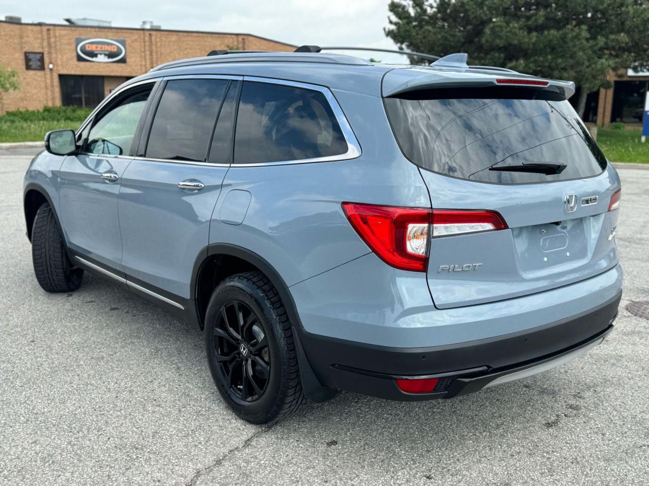 2022 Honda Pilot TOURING 8-PASSENGER - Photo #6