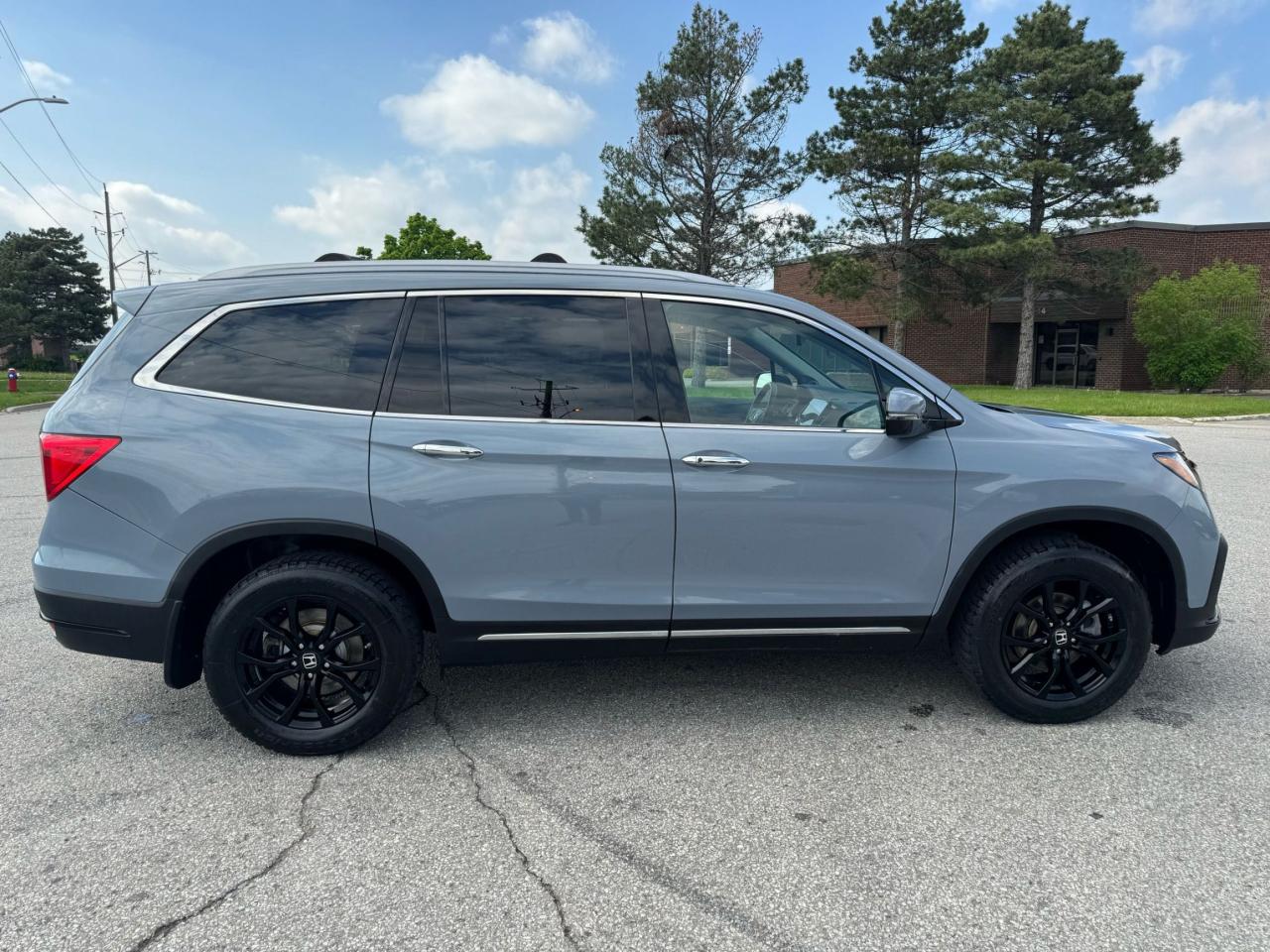 2022 Honda Pilot TOURING 8-PASSENGER - Photo #10