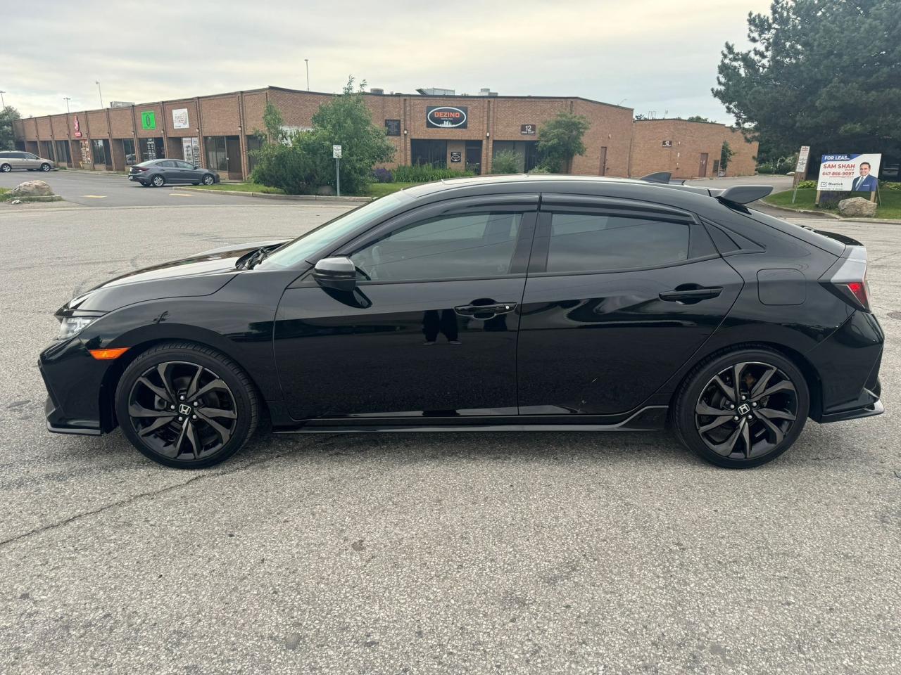 2017 Honda Civic Sport Touring - Photo #5