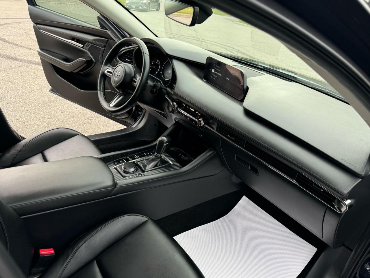 2021 Mazda MAZDA3 GS - Photo #11