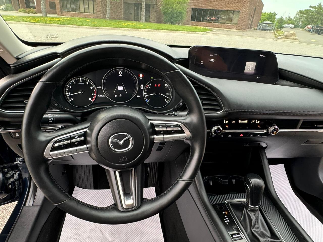 2021 Mazda MAZDA3 GS - Photo #9