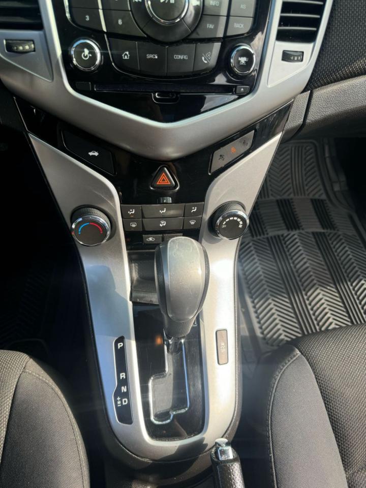 2016 Chevrolet Cruze LT - Photo #14