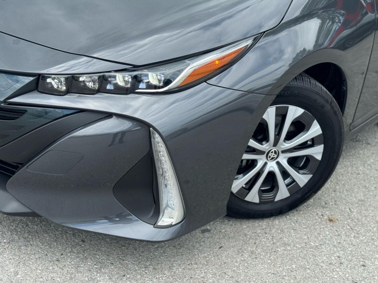 2022 Toyota Prius  - Photo #8