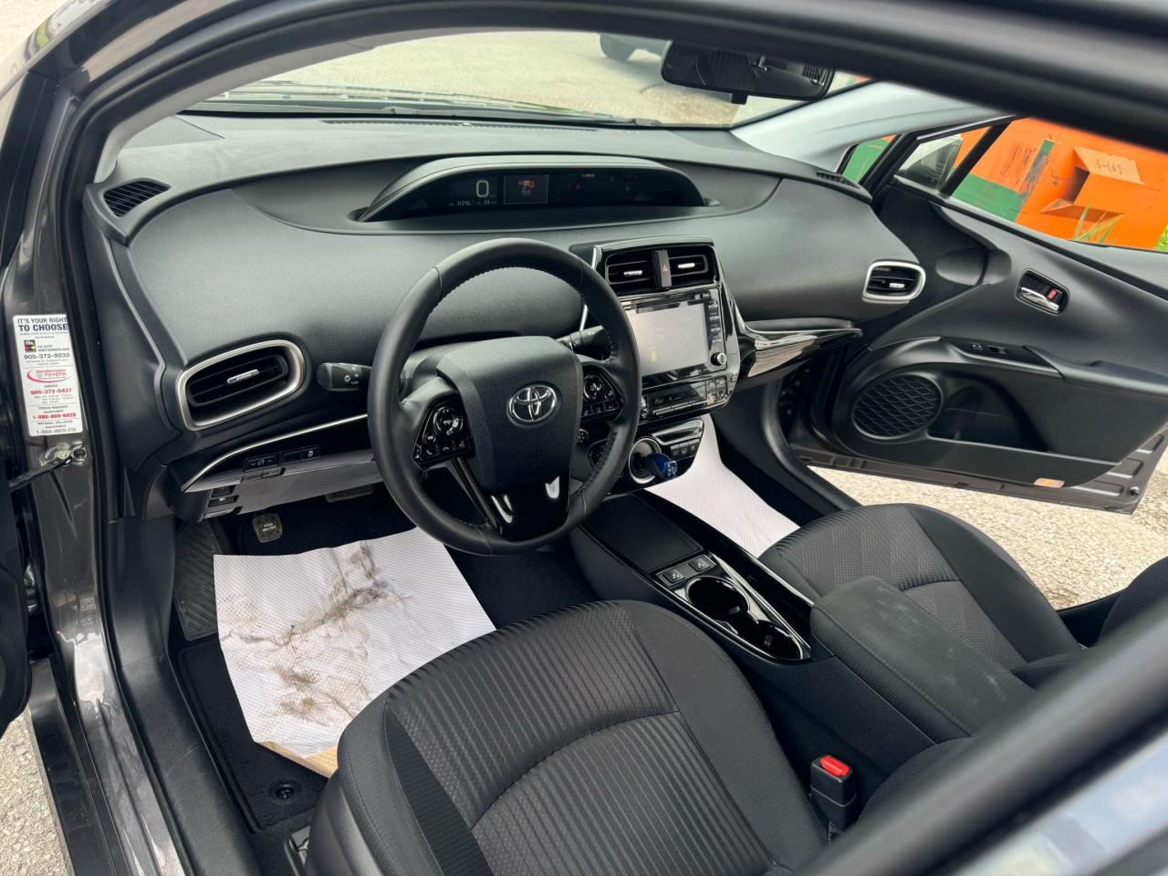 2022 Toyota Prius  - Photo #13