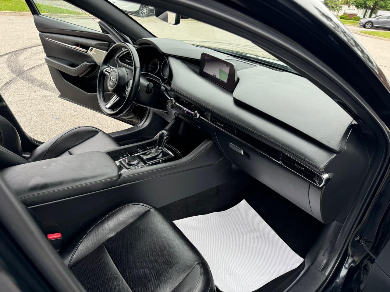 2020 Mazda MAZDA3 GT - Photo #9