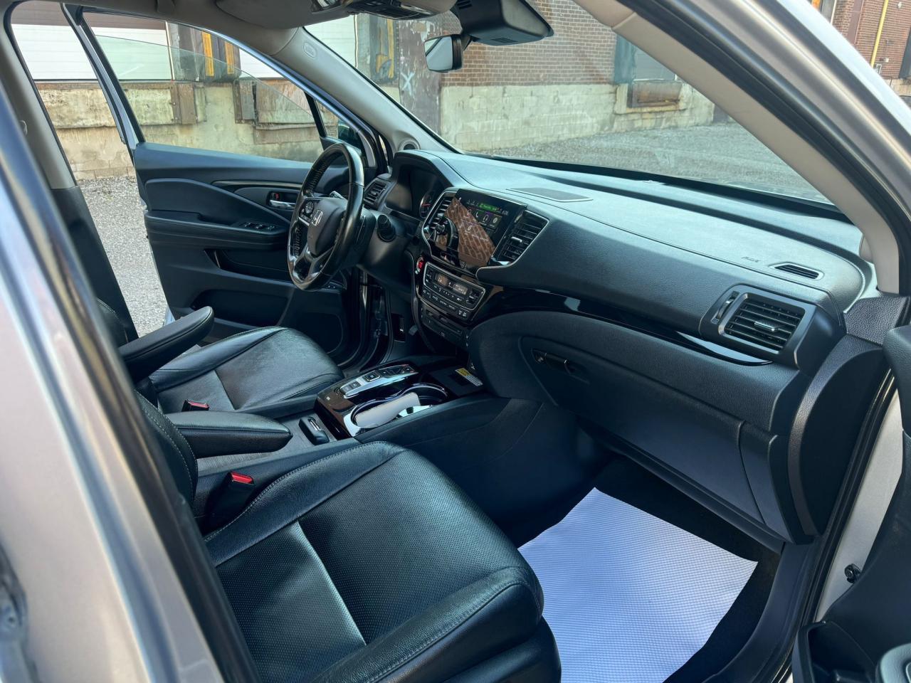 2021 Honda Pilot Touring 7-Passenger - Photo #10