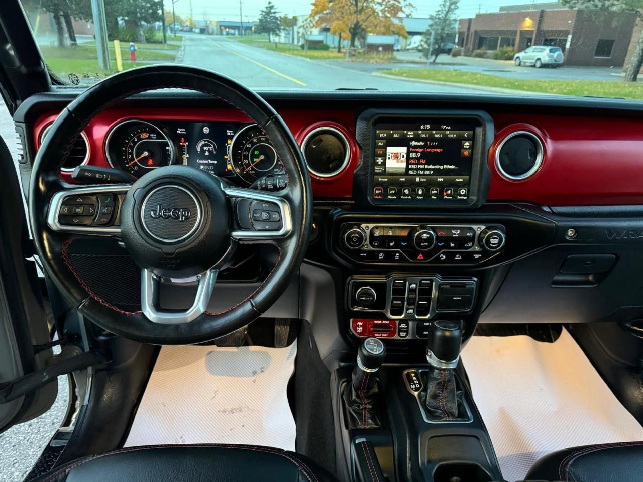 2023 Jeep Wrangler RUBICON - Photo #25