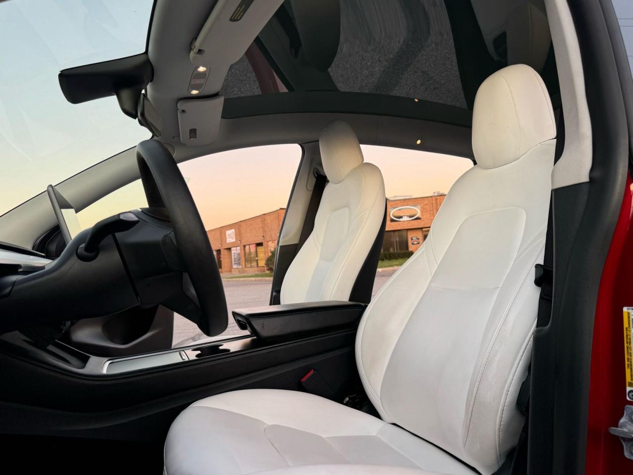 2021 Tesla Model Y LONG RANGE - Photo #11