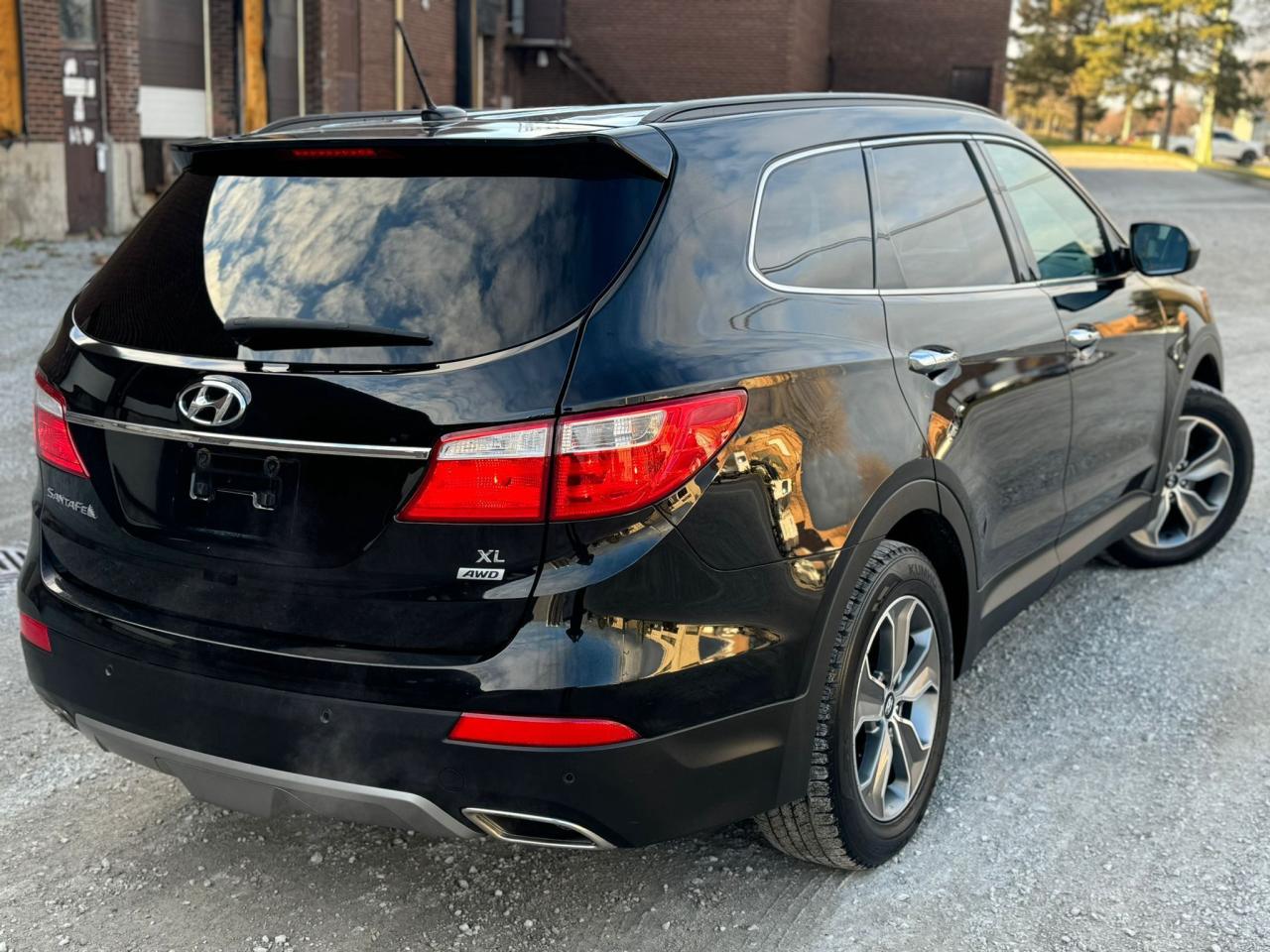 2016 Hyundai Santa Fe XL Premium - Photo #5