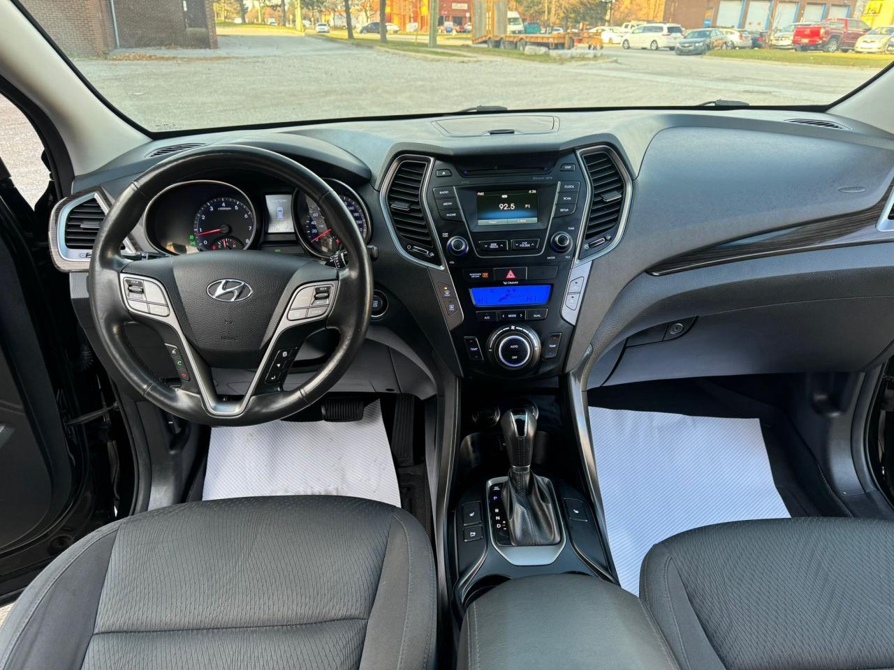 2016 Hyundai Santa Fe XL Premium - Photo #10