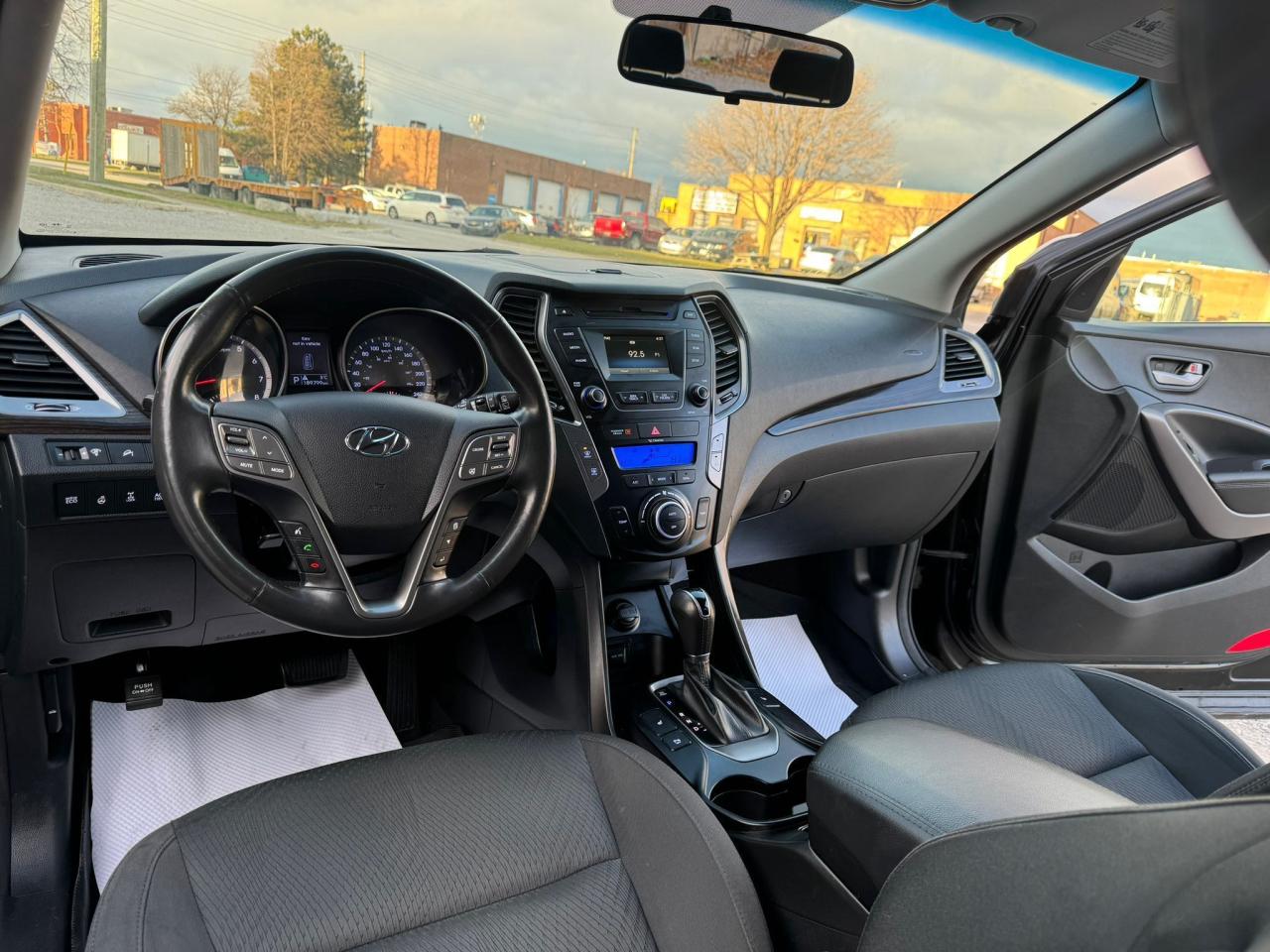 2016 Hyundai Santa Fe XL Premium - Photo #11