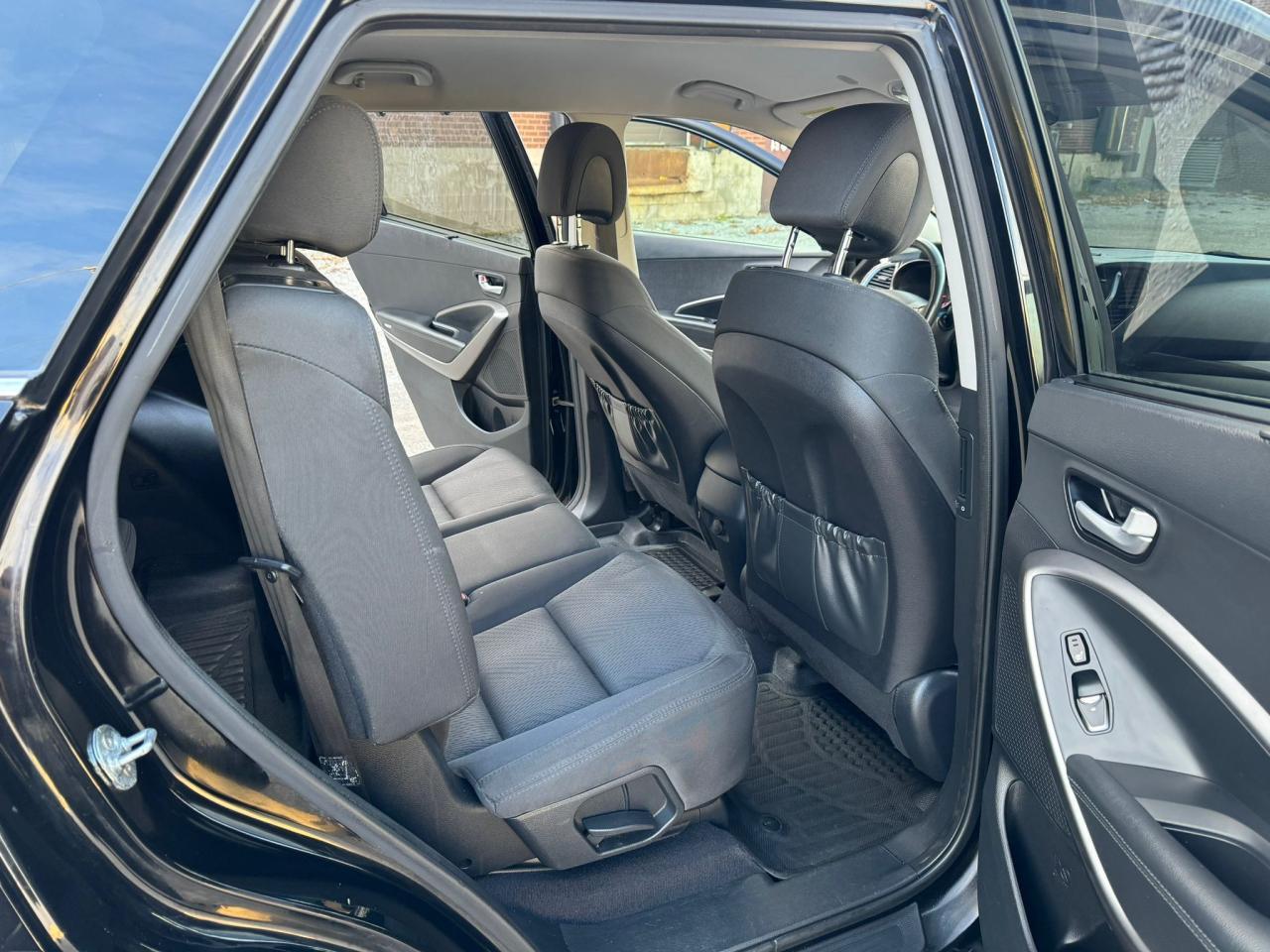 2016 Hyundai Santa Fe XL Premium - Photo #17