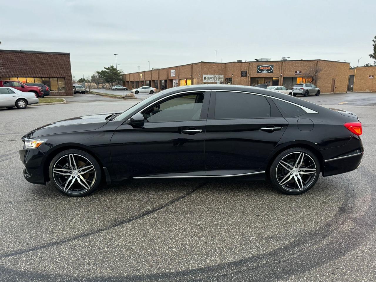 2022 Honda Accord Touring - Photo #4