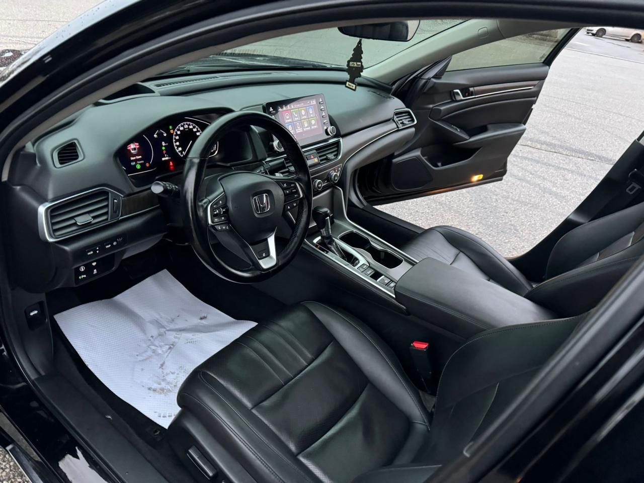 2022 Honda Accord Touring - Photo #9