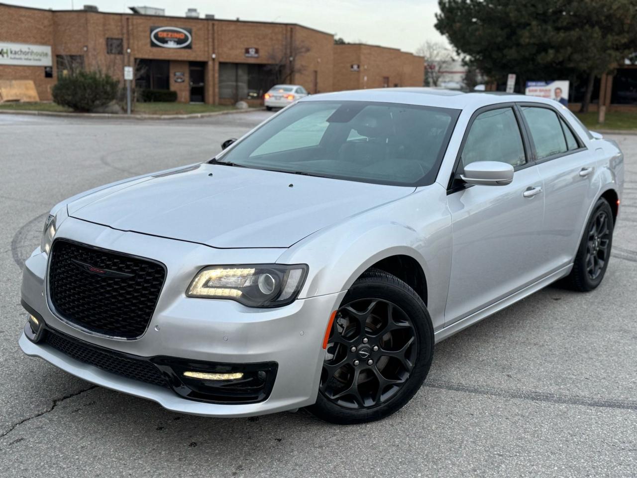 2022 Chrysler 300 300S - Photo #4