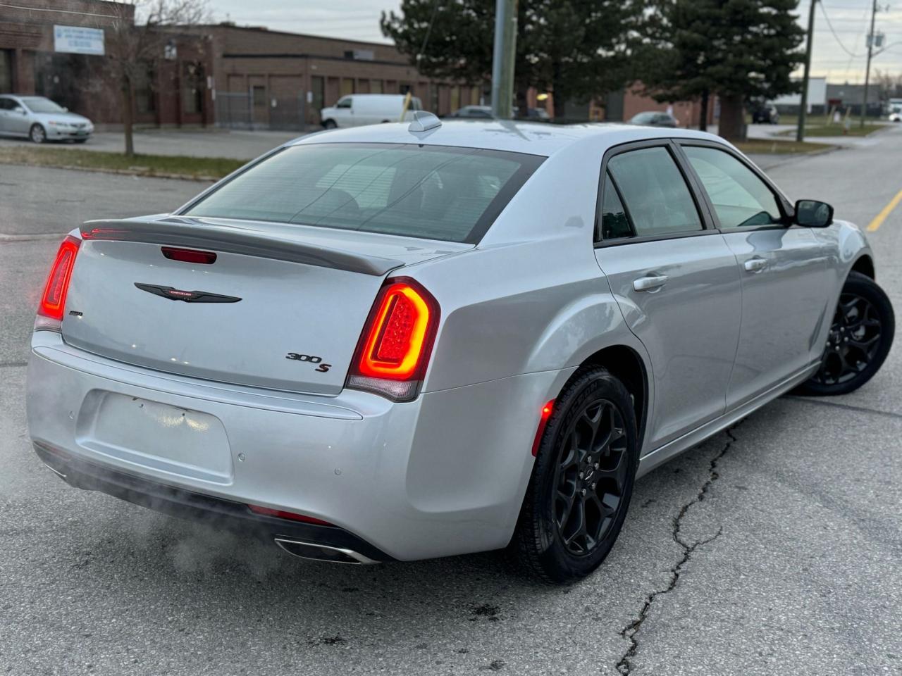 2022 Chrysler 300 300S - Photo #8