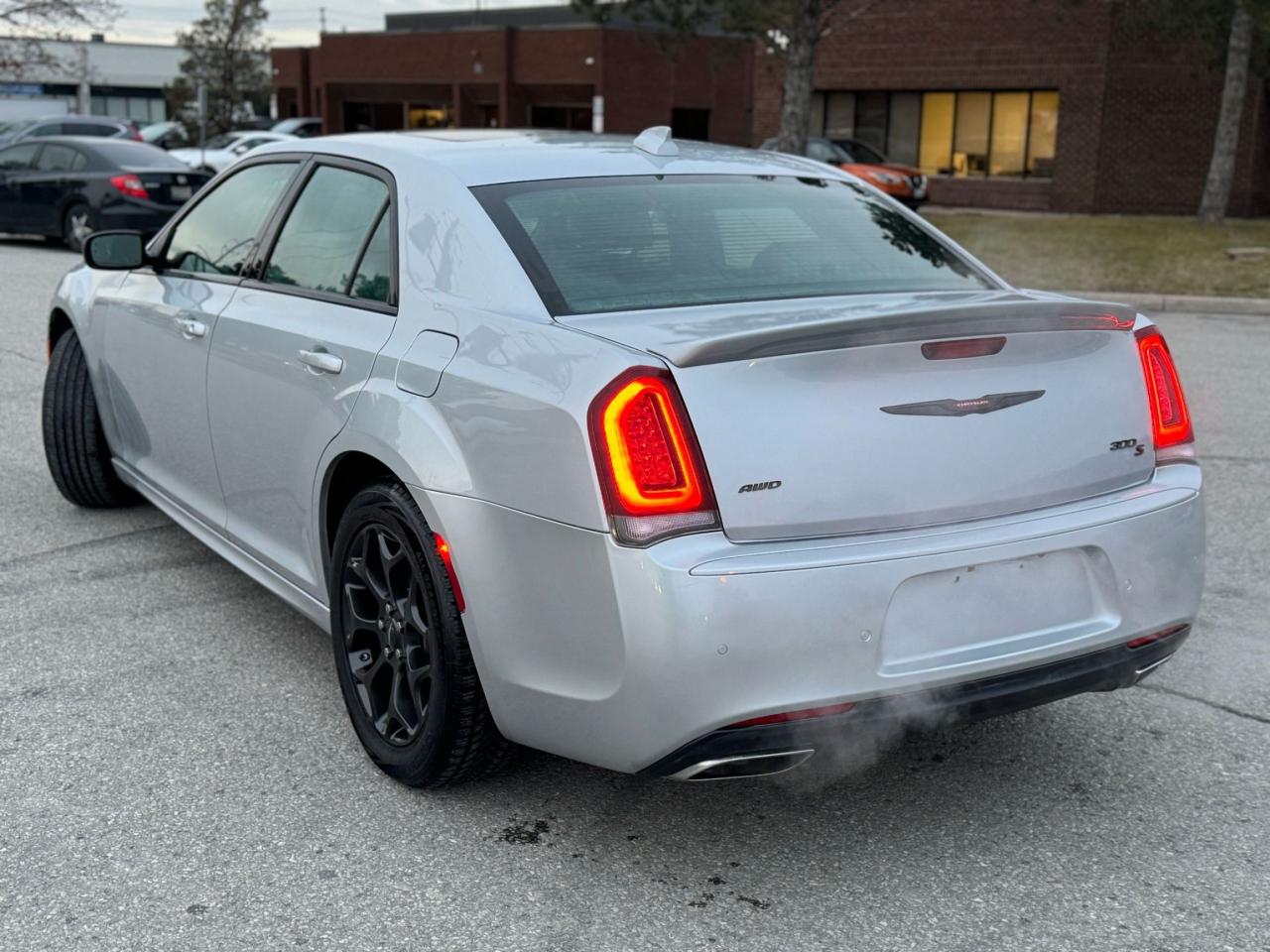 2022 Chrysler 300 300S - Photo #5