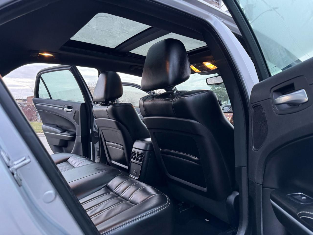 2022 Chrysler 300 300S - Photo #11