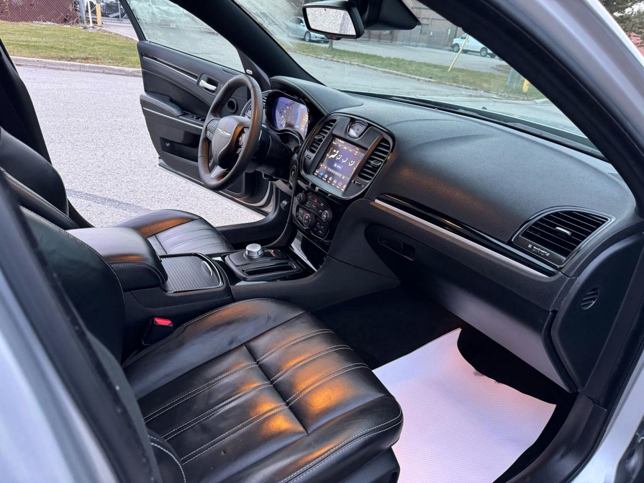 2022 Chrysler 300 300S - Photo #12
