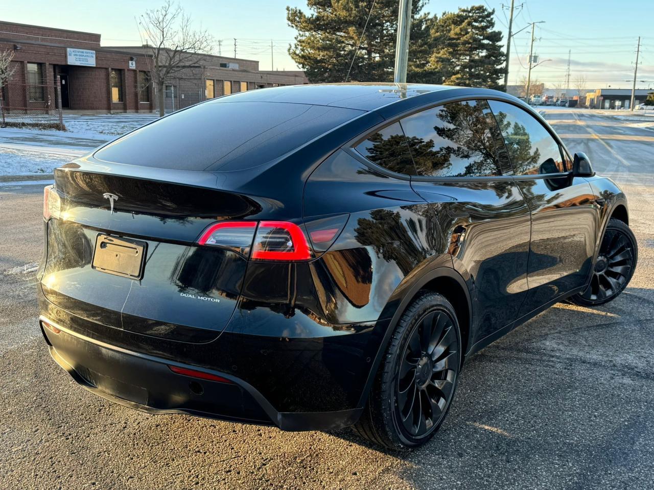 2021 Tesla Model Y LONG RANGE - Photo #5