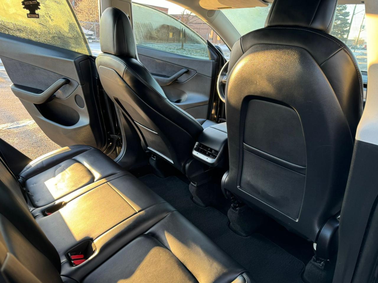 2021 Tesla Model Y LONG RANGE - Photo #20