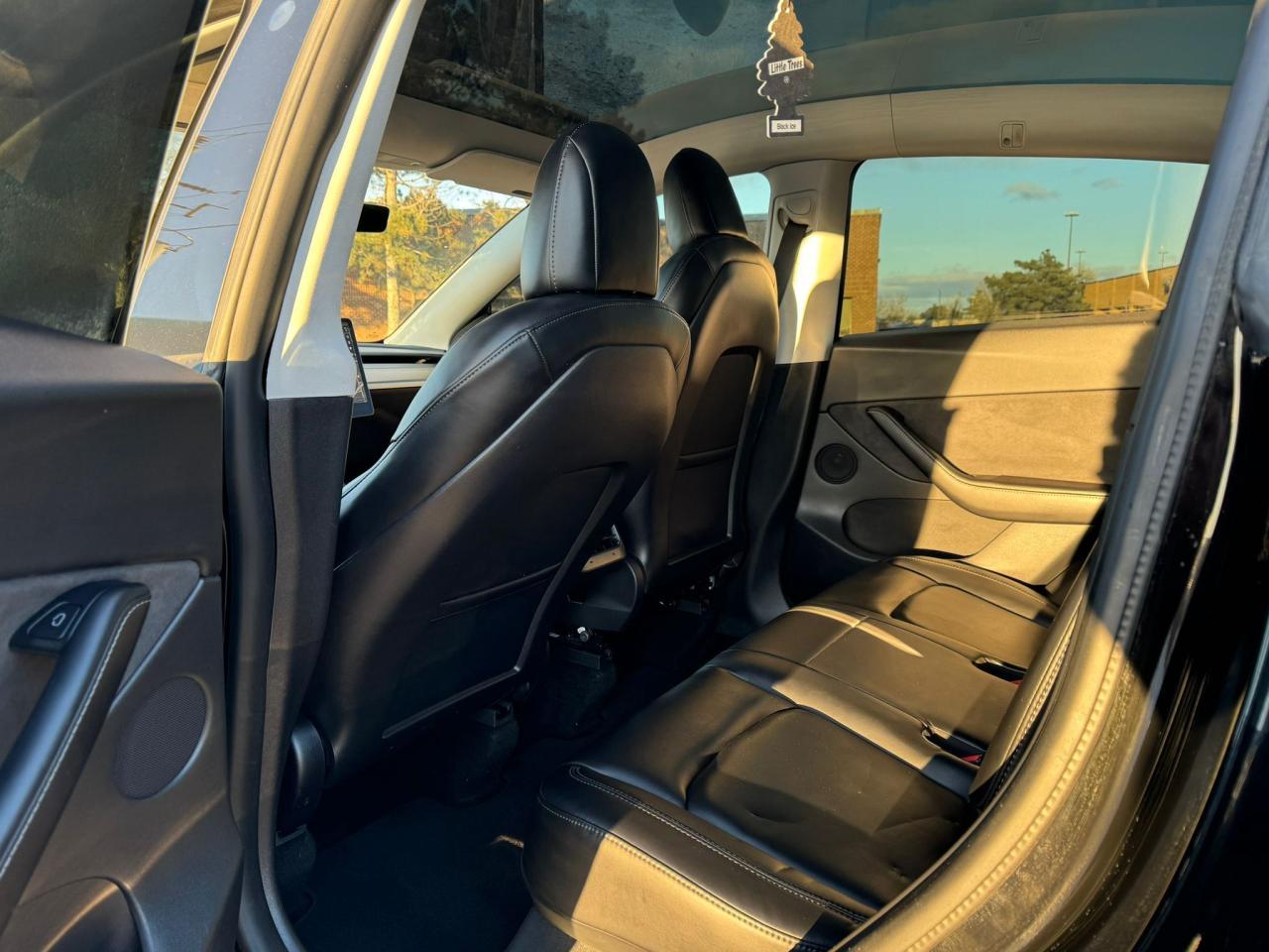 2021 Tesla Model Y LONG RANGE - Photo #21