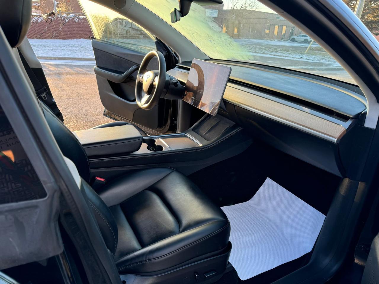 2021 Tesla Model Y LONG RANGE - Photo #12