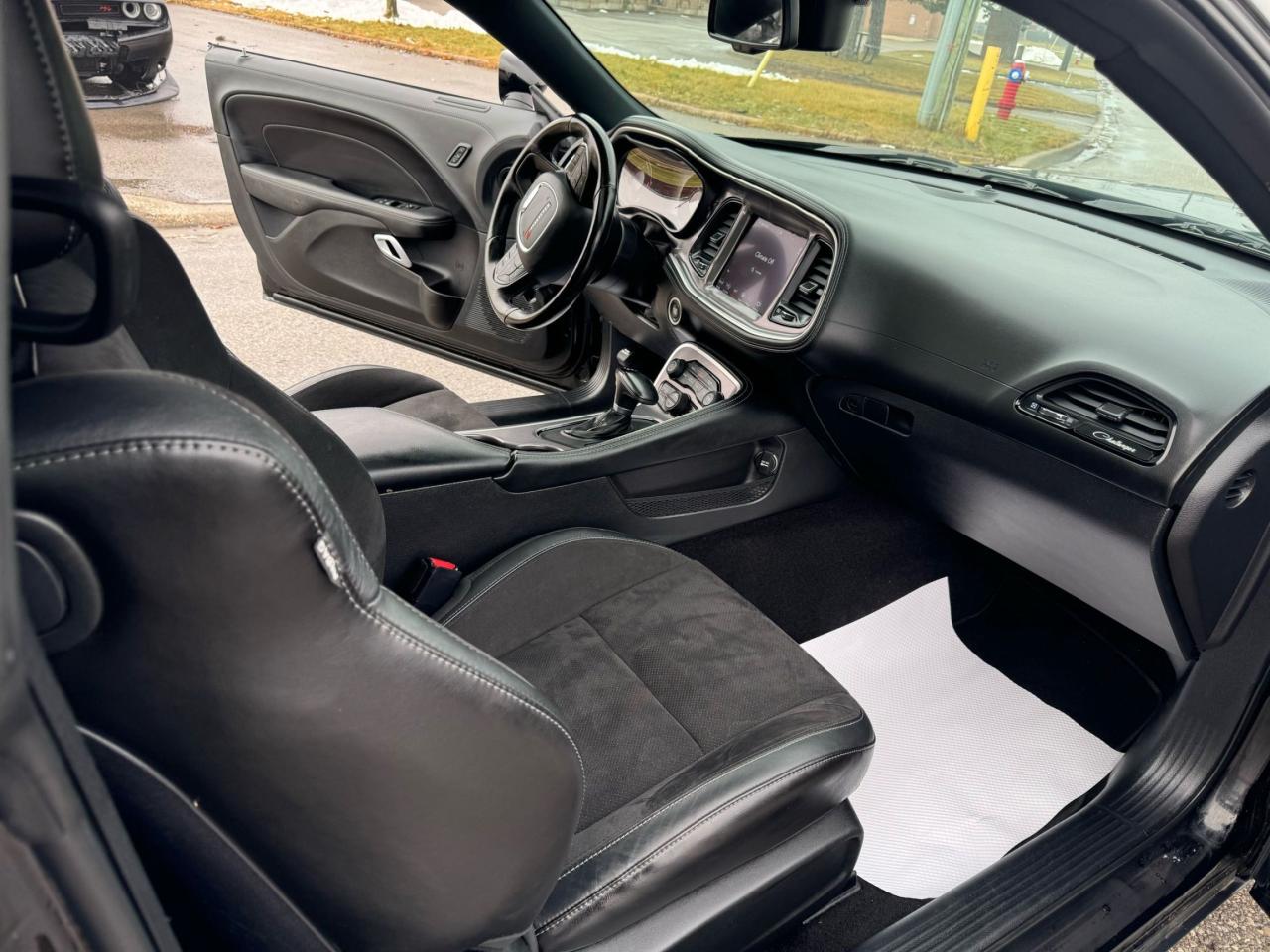 2022 Dodge Challenger GT - Photo #18